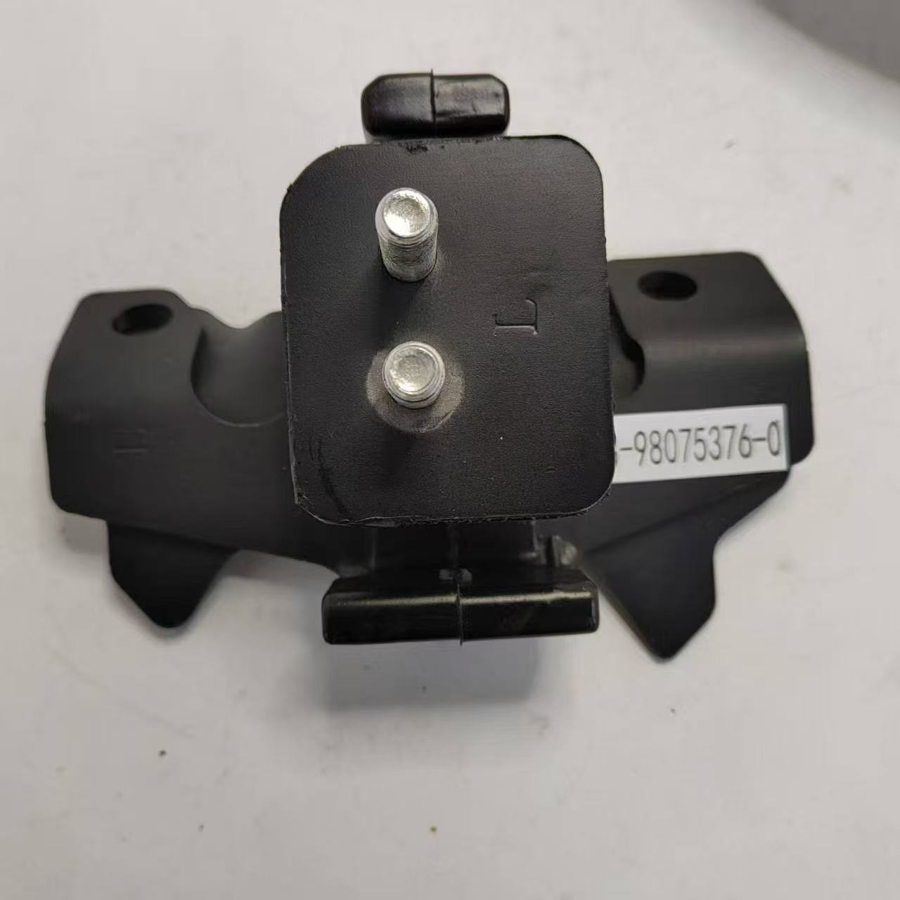 Engine mounting8-98075376-0